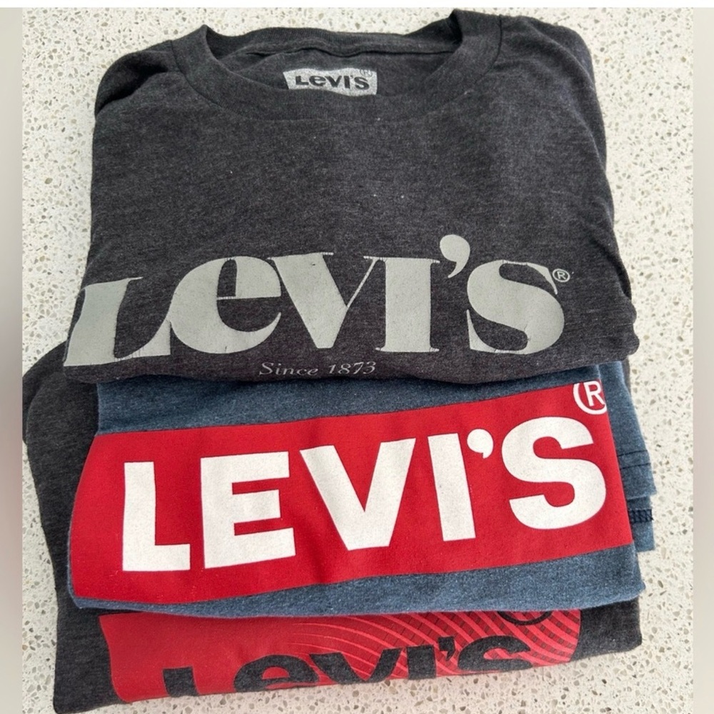 Levi's Men’s 3 Graphic Tees in Charcoal, Blue & Red